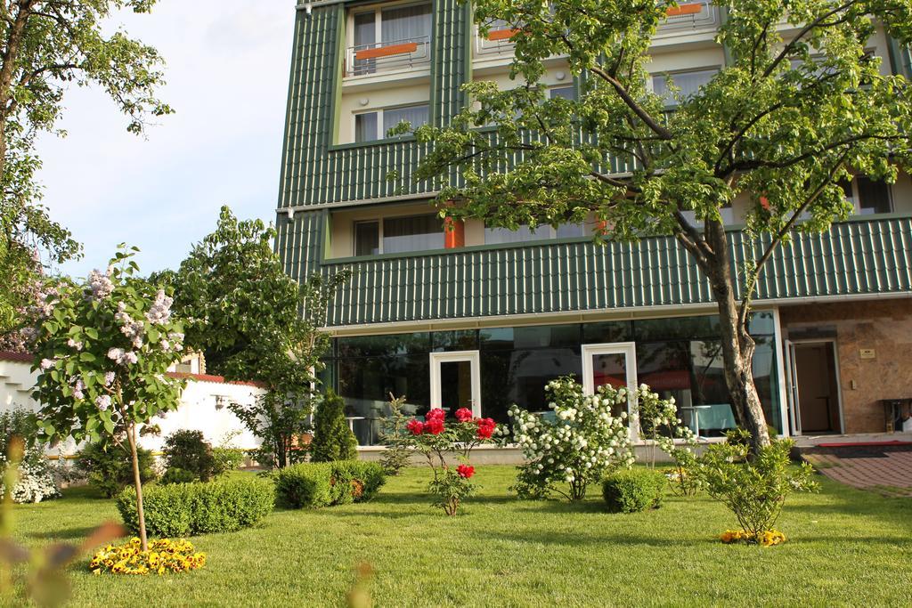 Hotel Jasmine Braşov Esterno foto